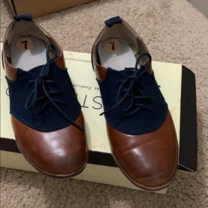 Lace up oxfords